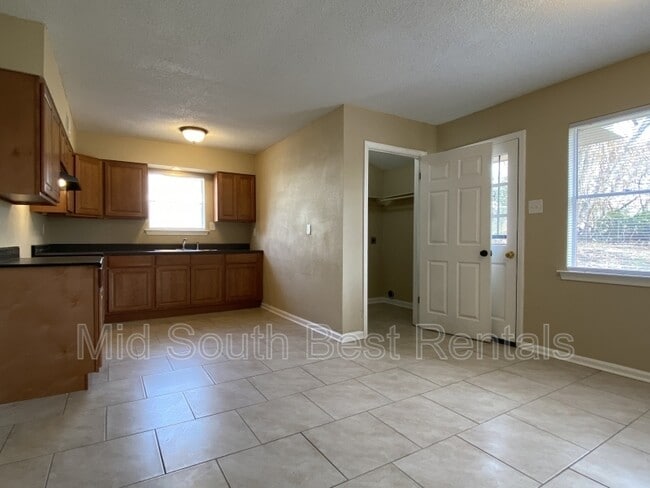 Building Photo - 5344 Beaverton Dr