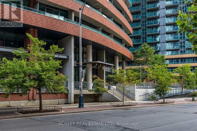 Photo du bâtiment - 150-1150 E Liberty St