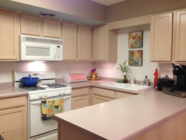 Kitchen - 6801 North Ozark Avenue