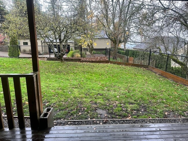 Building Photo - Super Comfortable Furnished Short term rental