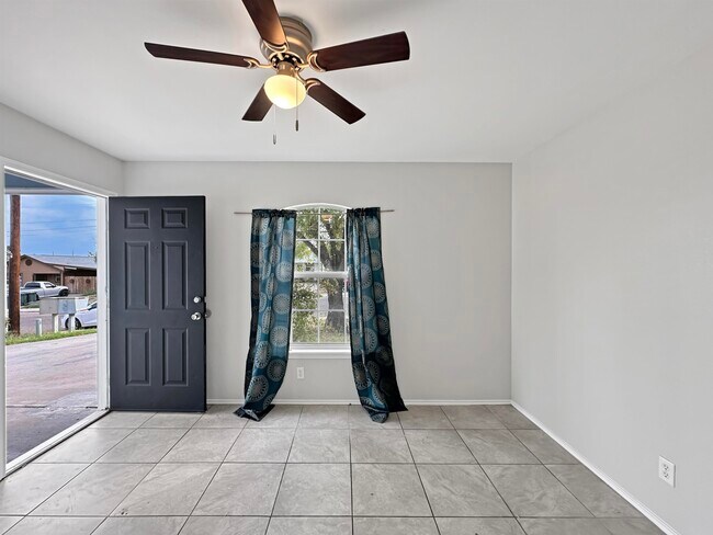 Foto del edificio - 2908 Green St