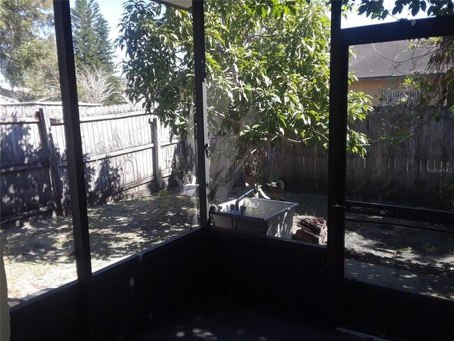 Foto del edificio - 1303 Candlewyck Dr