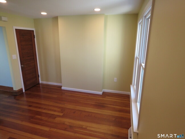 Building Photo - 15 Hartford Ave