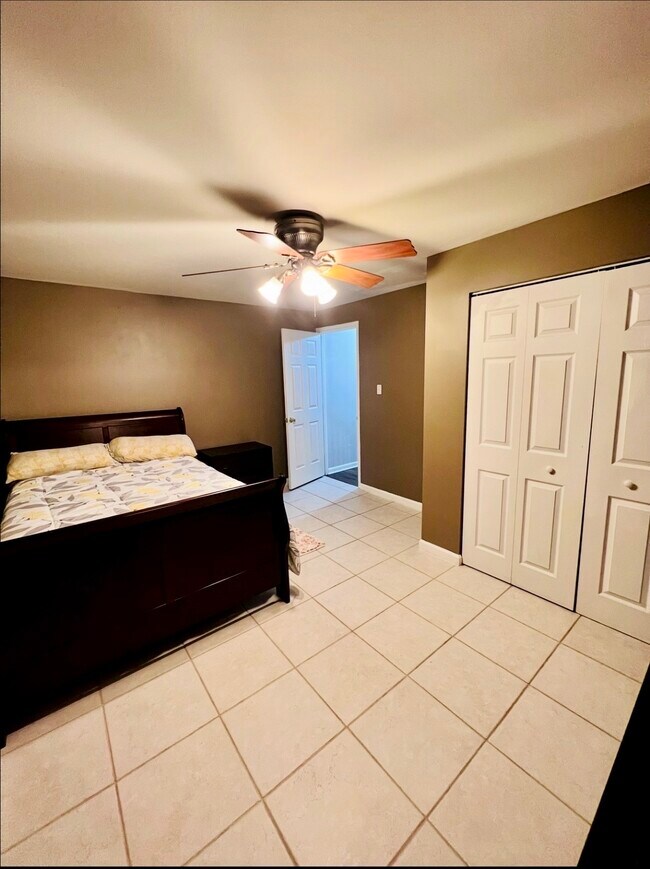 Foto del edificio - 9538 Clematis St