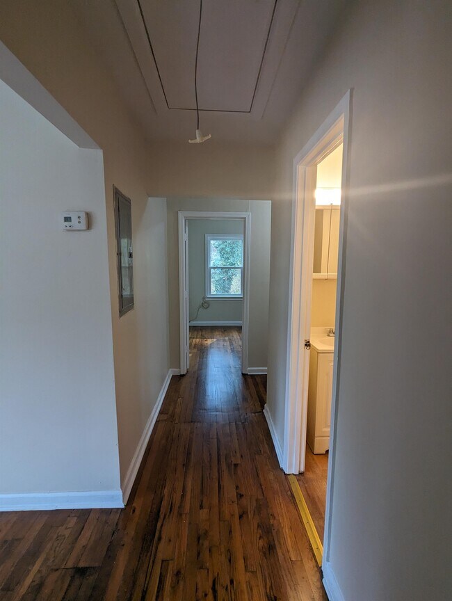 Foto del edificio - 2281 Carey Dr SE