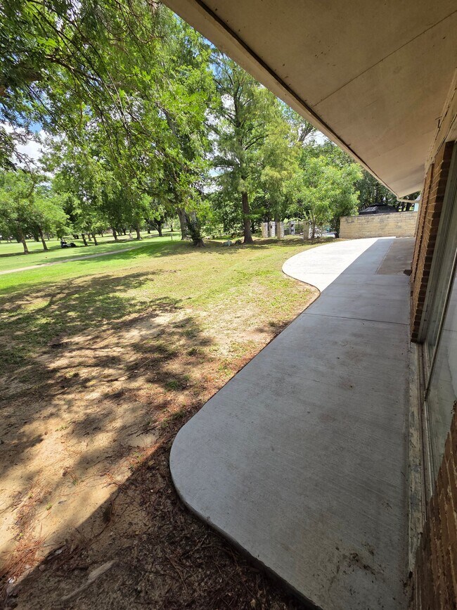 Foto del edificio - 2702 Apple Creek Cir