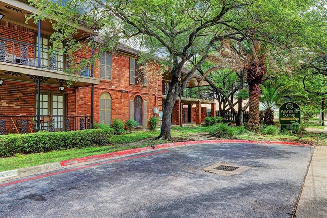 Foto del edificio - 11550 Chimney Rock Rd