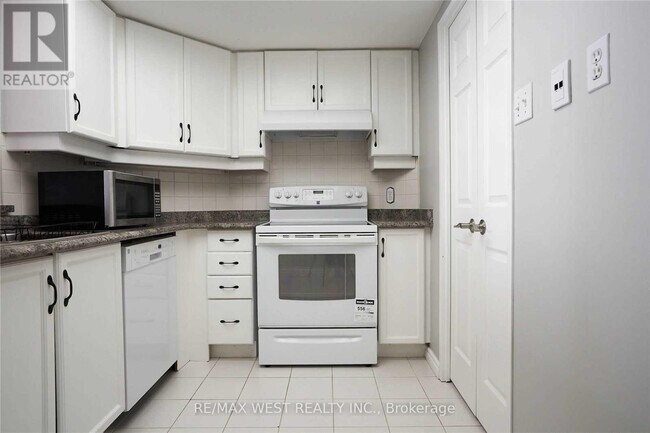 Photo du bâtiment - 6-516 Humberline Dr