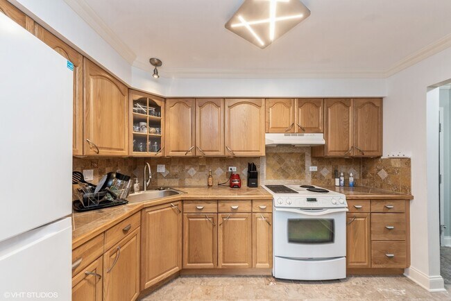 Foto del edificio - 2600 Brookwood Way Dr