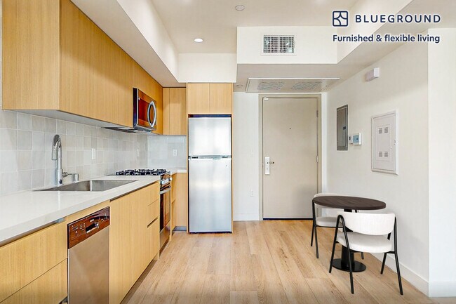 Foto del edificio - 1600 Venice Blvd.