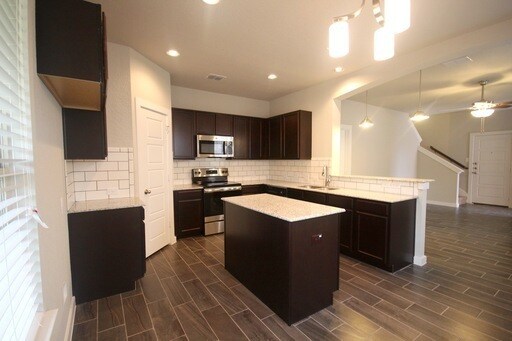 Foto del edificio - Luxury 3 Bedroom Townhome Located Near South Texas Medical Center, San Antonio, Texas!