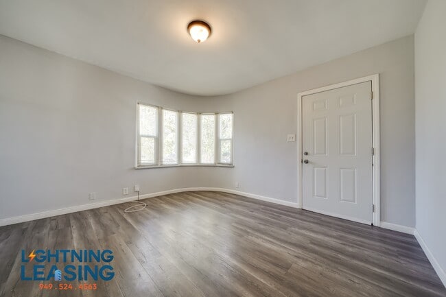 Building Photo - 6417 S Van Ness Ave
