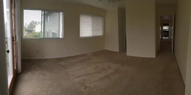 Building Photo - California open living style home