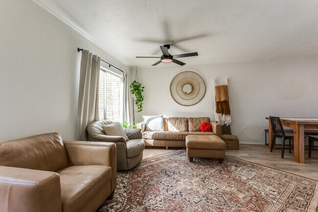 Foto del edificio - 2606 Custer Pkwy