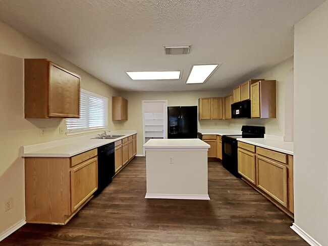 Building Photo - 8335 Tavern Point