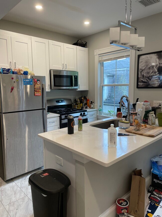 Foto del edificio - 267 E Cottage St