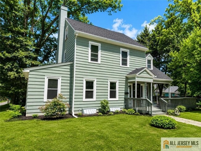 Building Photo - 161 Nichol Ave
