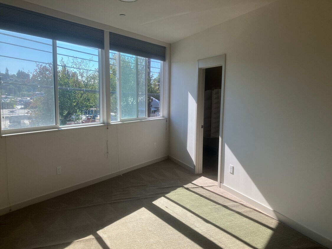 Foto principal - 3610 Leary Wy NW