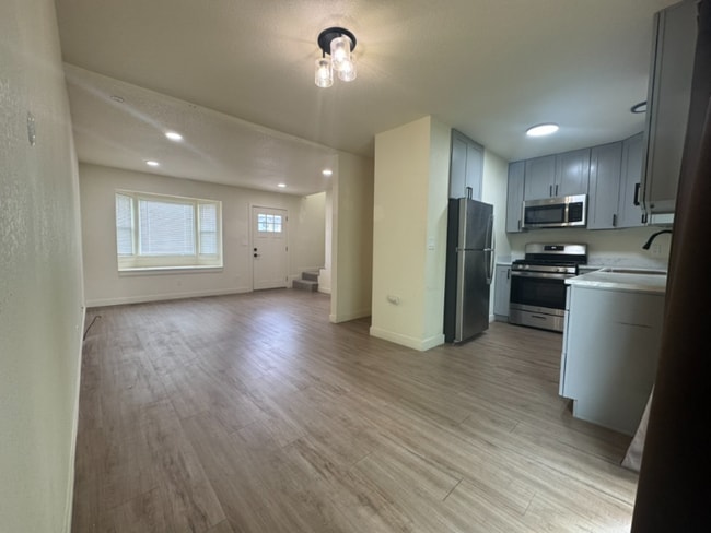Building Photo - 1624 Banyan Dr
