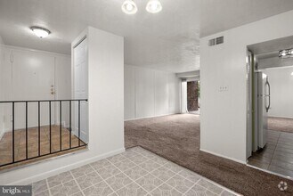 Building Photo - 7812 Hanover Pkwy