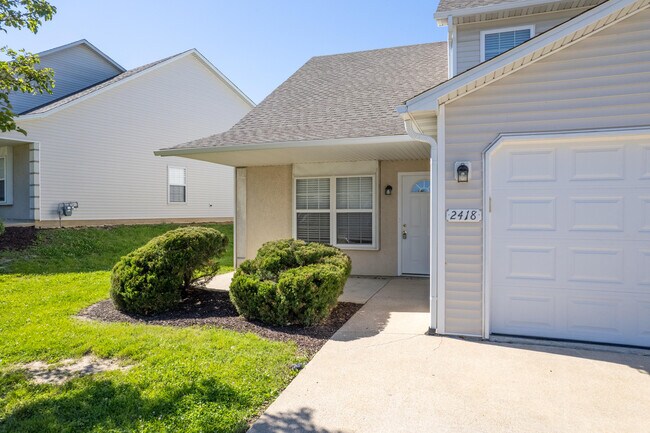 Foto del edificio - 2418 Northampton Dr