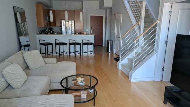 Building Photo - 1209 N Charles St