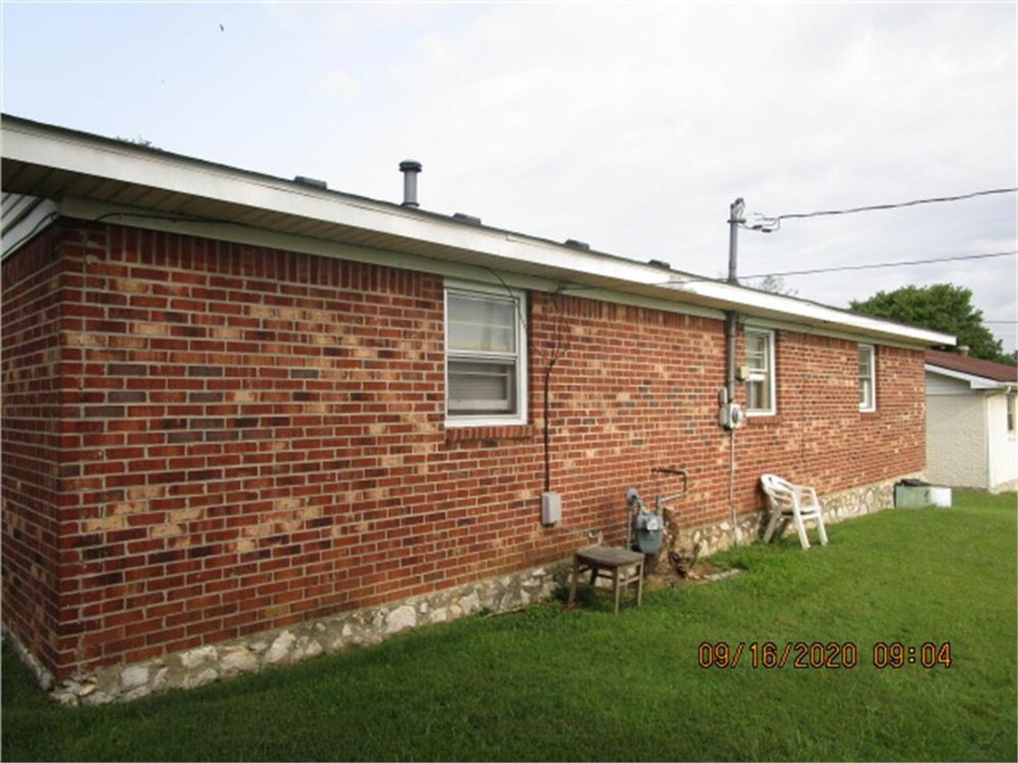 Building Photo - Single Family House