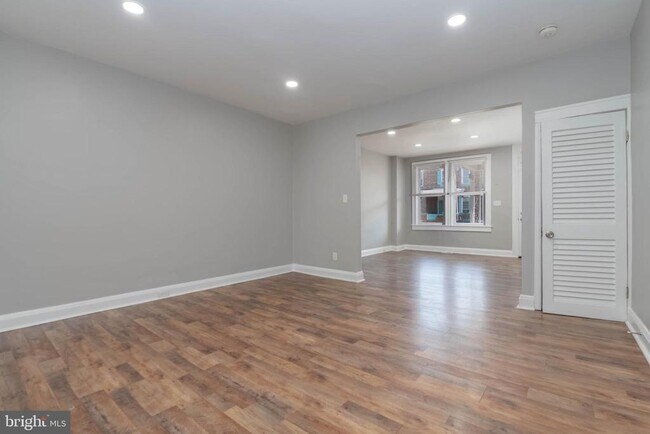 Foto del edificio - 2811 Mayfield Ave