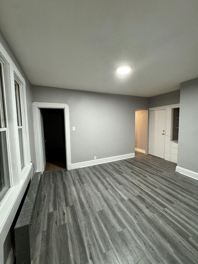 Building Photo - 275 Franklin Ave