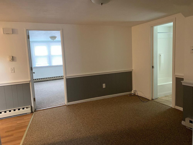 Building Photo - Available Immediately 1 Bedroom for 750