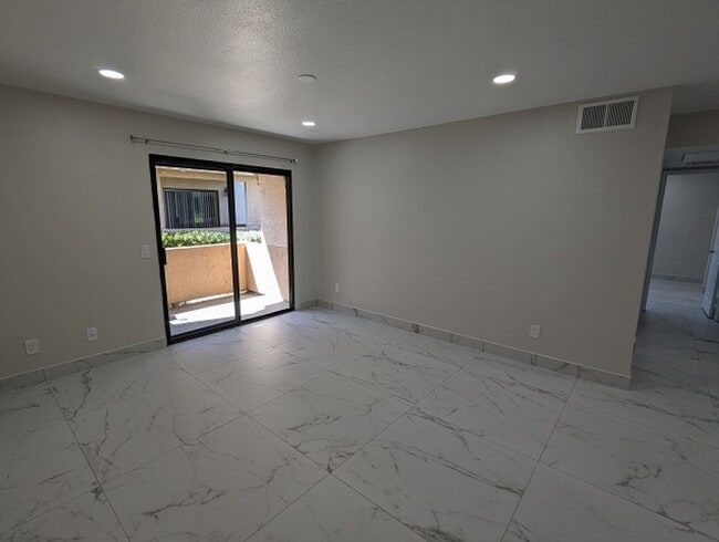 Building Photo - Single Story Condo; ground floor in El Cajon