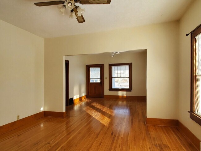 Foto del edificio - 8275 W O St
