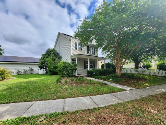 Building Photo - Well maintained home in Jamestowne Village...