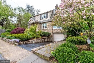 Building Photo - 3045 Olin Dr