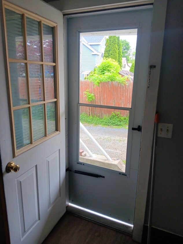Primary Photo - 220 Gage St