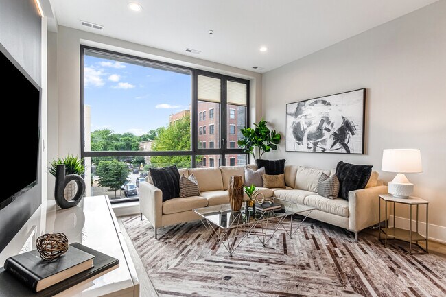 Foto del edificio - 5753 N Broadway