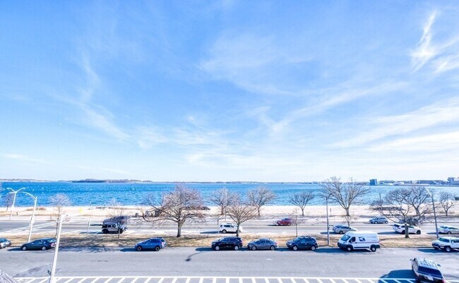 Foto del edificio - 172 Marine Rd