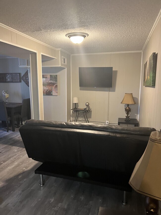 133 Hopkins Blvd Unit C, Biloxi, MS 39530 Room for Rent in Biloxi, MS