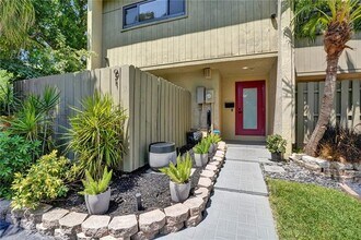 Building Photo - 91 NE 17th Ct