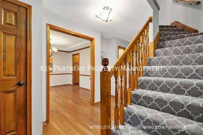 Building Photo - 14906 W 83rd Pl - Spacious!