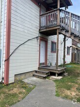 Building Photo - 1213 6th St