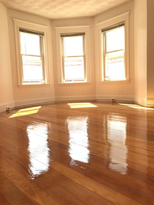 Foto del edificio - 182 Cedar St