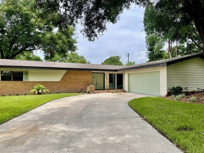 Building Photo - 3 br, 2.5 bath House - 1727 Roanoke Ave