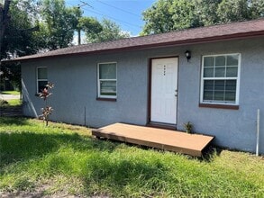 Building Photo - 920 Maydell Dr