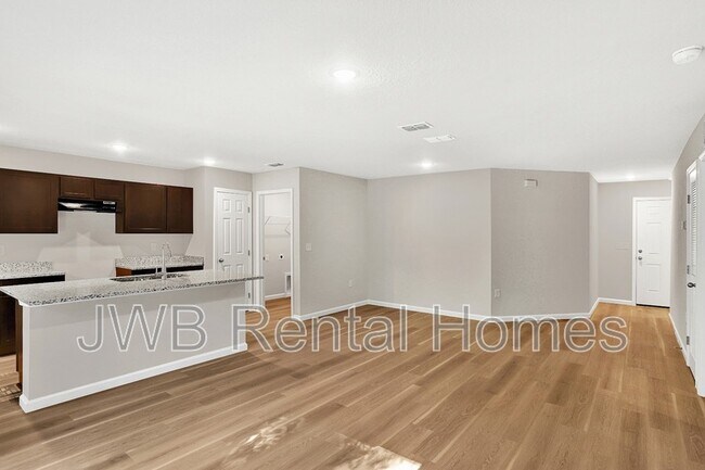 Building Photo - 7542 Canary Rd