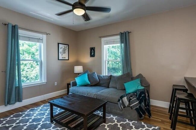 Building Photo - Rare Opportunity – Spacious 4 Bed, 2 Bath ...