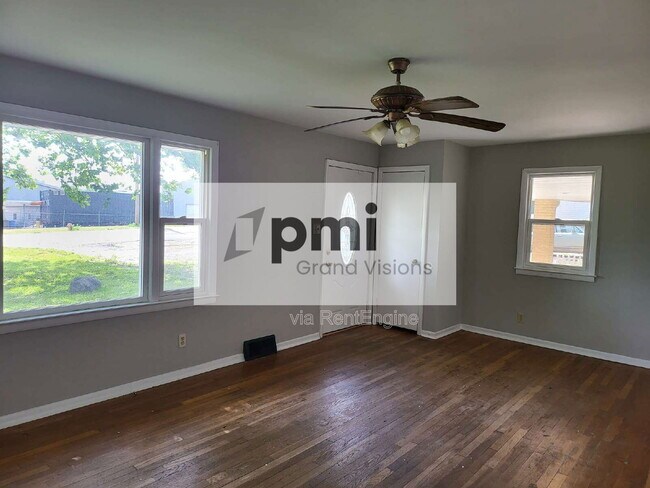 Foto del edificio - 1425 S Fairview Ave