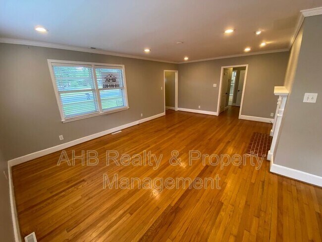 Foto del edificio - 1804 W Front St