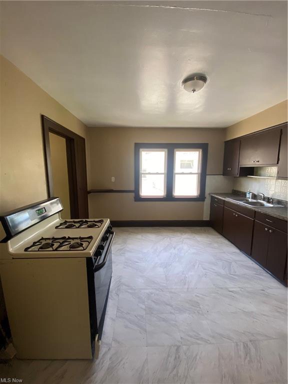Foto del edificio - 4024 E 143rd St