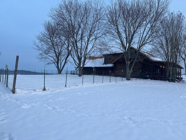 Foto del edificio - 930 Church Hill Rd